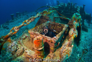 End of the tour inside the SS Thistlegorm, out of the cha... by Erich Reboucas 